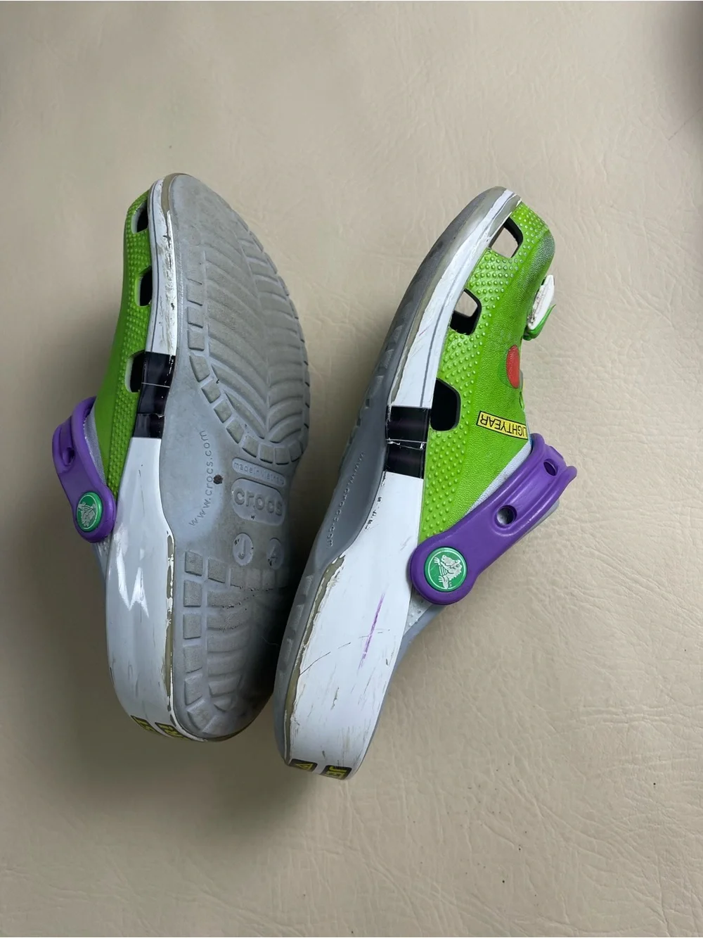 CROCS Kids' Green Clog with Purple Strap - Buzz Lightyear Theme J4 used